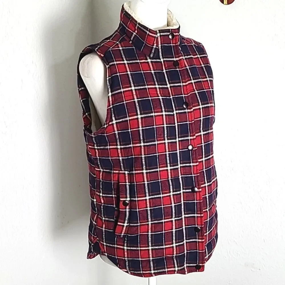Skies Are Blue Navy Blue & Red Plaid Sherpa Lined Vest, Size Medium, NWOT